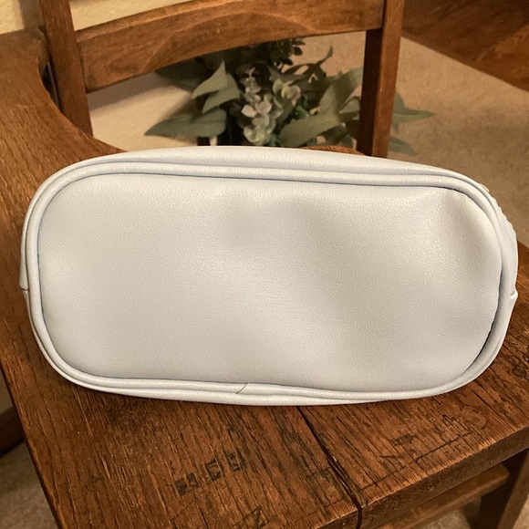 Juicy Couture 2 Piece Nested Travel Cosmetic Bag Set w/Toiletry Bottle NWT - Picture 7 of 14